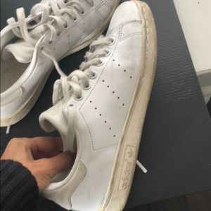 Stain smith Adidas tennis shoes